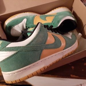 Nike Dunk SB Buck